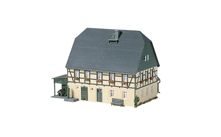 Auhagen 11359 Großes Bauernhaus mit Stall und Schauer