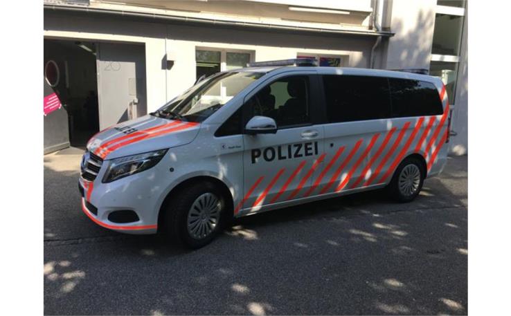 Busch 51100.182 MB-Vito Kastenwagen Polizei Chur (CH) 1/87